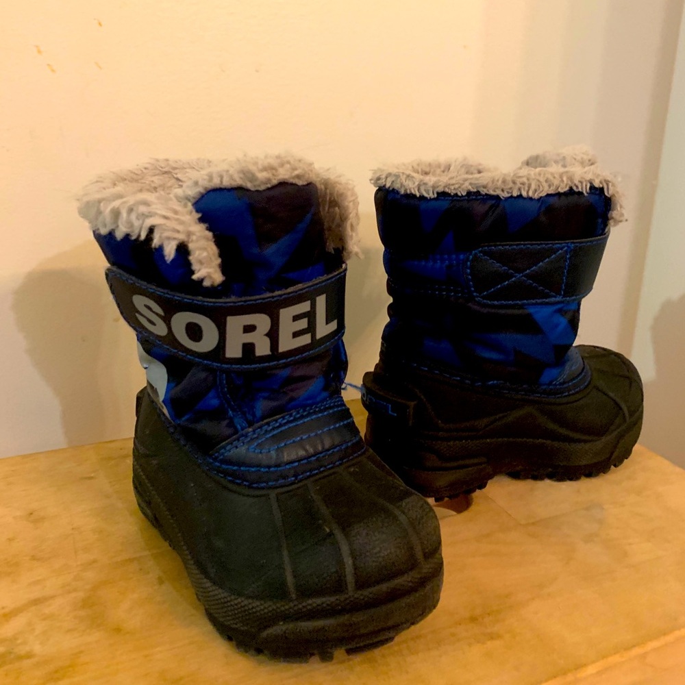 Sorel toddler snow commander boots size 7